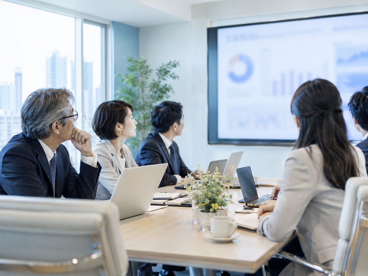 画面を見ながら進める経営会議